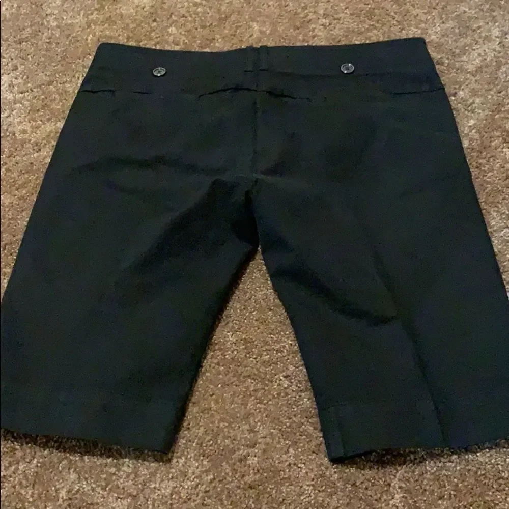 Burberry Authentic women’s long shorts. Size 10 - Picture 12 of 17